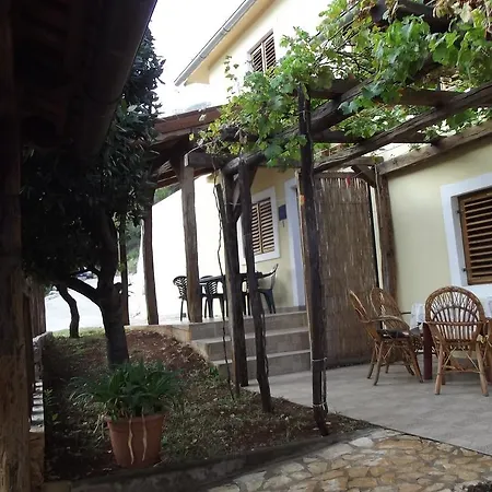 Vinetilia Apartman *